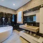 Luxury Liam With Pool And Sea View - Goelba