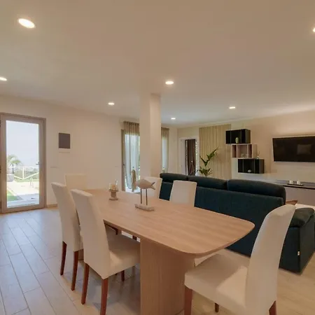 Luxury Liam With Pool And Sea View - Goelba Villa *