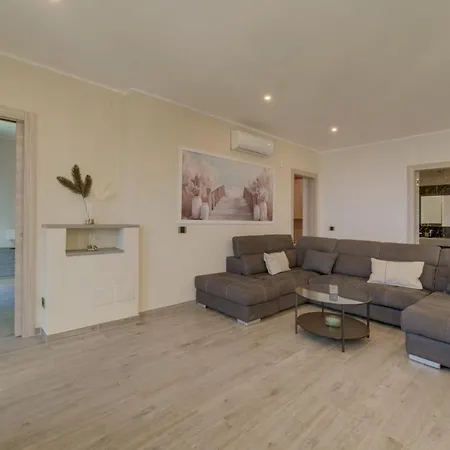 Villa Luxury Liam With Pool And Sea View - Goelba
