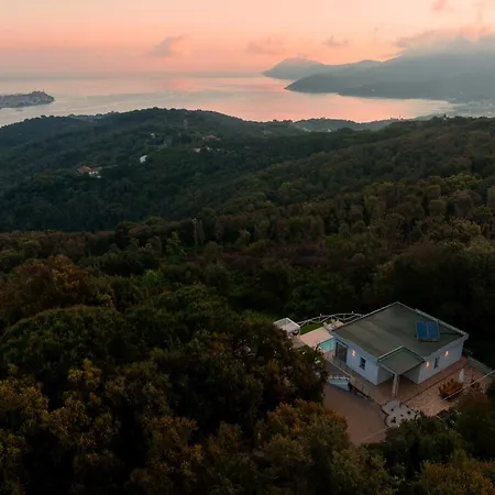 Luxury Liam With Pool And Sea View - Goelba Villa *