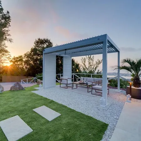 Luxury Liam With Pool And Sea View - Goelba *